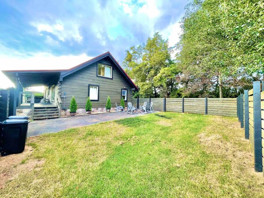 Modern Lake Side Nest• Hotub Fenced Yard King Beds 塞维尔维尔 外观 照片