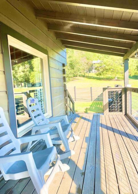 Modern Lake Side Nest• Hotub Fenced Yard King Beds 塞维尔维尔 外观 照片