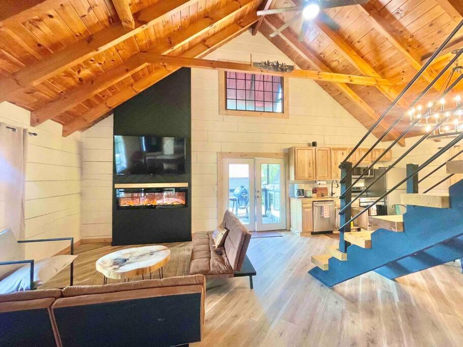 Modern Lake Side Nest• Hotub Fenced Yard King Beds 塞维尔维尔 外观 照片