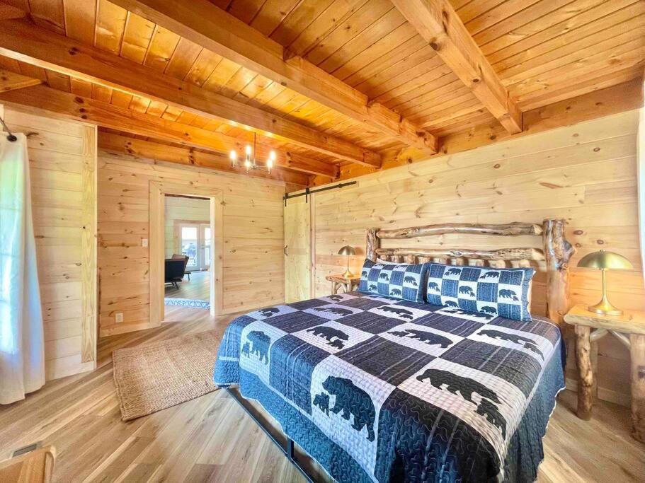 Modern Lake Side Nest• Hotub Fenced Yard King Beds 塞维尔维尔 外观 照片